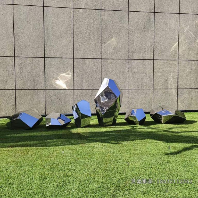 不锈钢几何石头雕塑