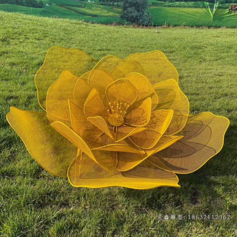 镂空花朵不锈钢雕塑