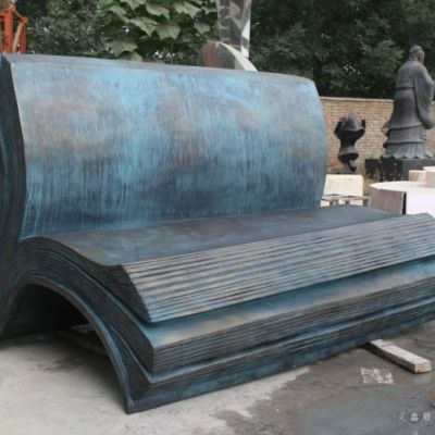 青铜校园书籍铜雕