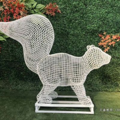 镂空松鼠不锈钢雕塑